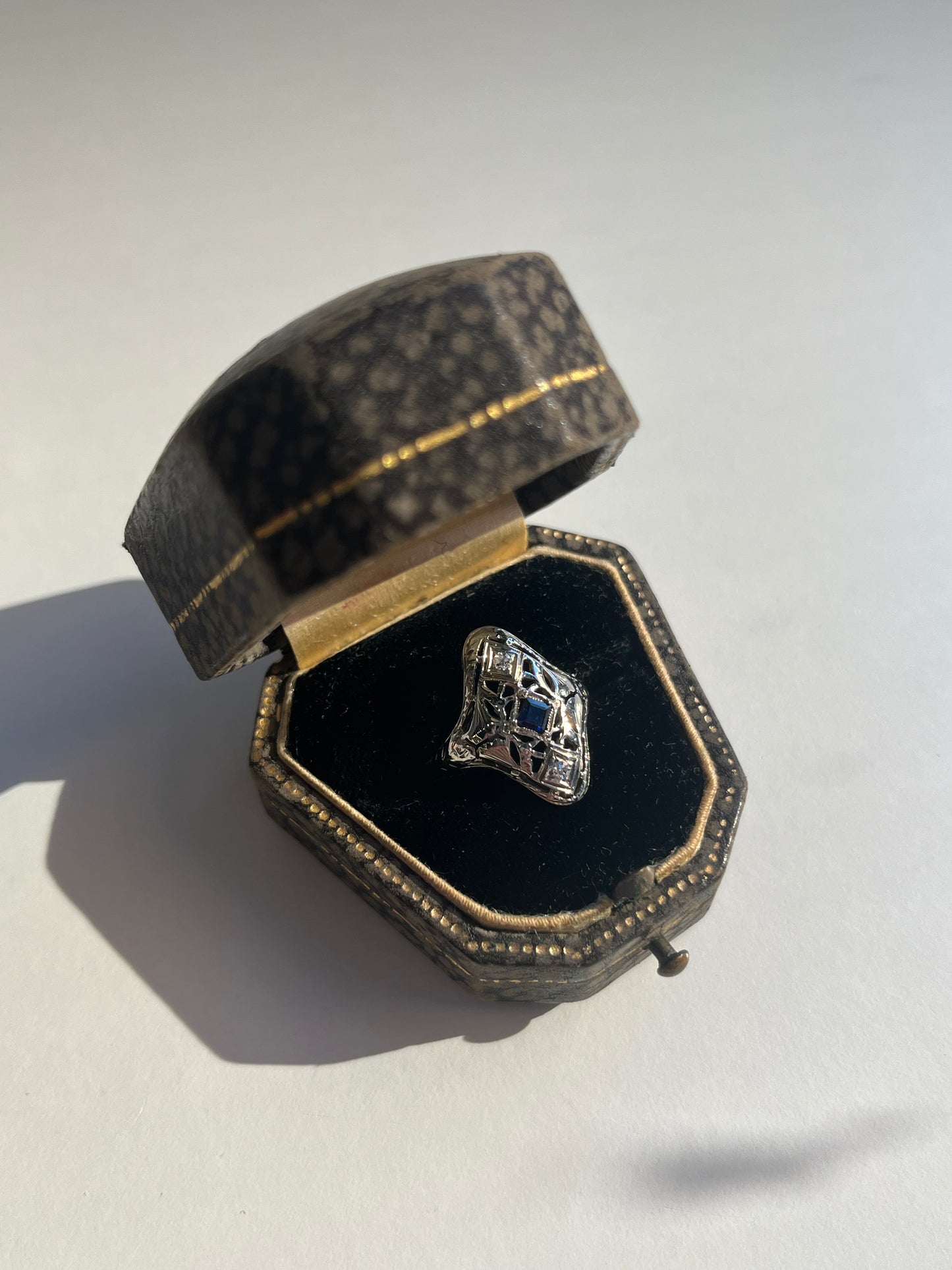 18k Art Deco Diamond and Square Cut Sapphire Ring